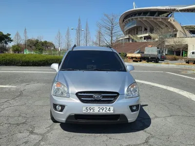 Kia Carens · 2009 год