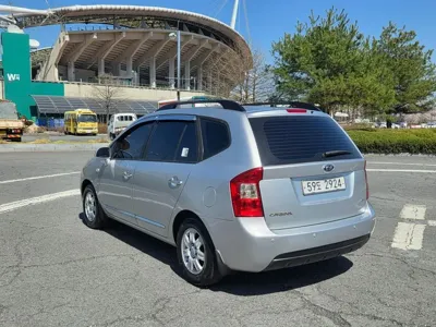Kia Carens 2009, 212344 км, за 1706.71 USD