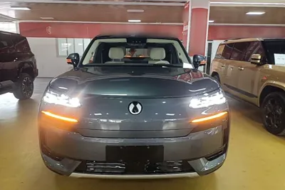 Denza N9