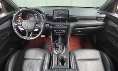 Hyundai Veloster 2021, 98617 км, за 11290.53 USD - фото 7