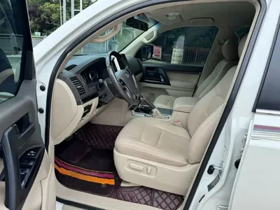 Toyota Land Cruiser 2019, 82000 км, за 72097.4 USD