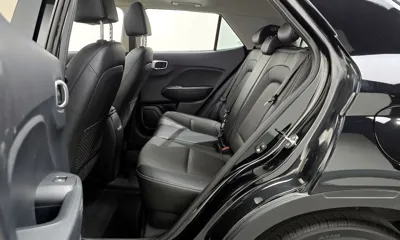 Hyundai Venue 2020, 86928 км, за 10437.18 USD - фото 13