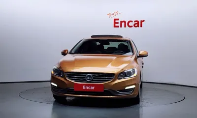 Volvo S60 2014, 76744 км, за 5281.6 USD