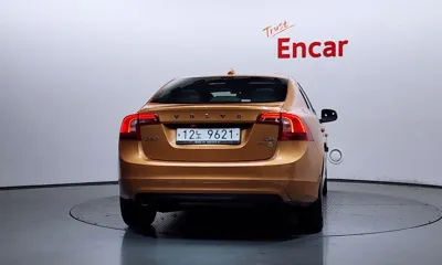 Volvo S60 2014, 76744 км, за 5281.6 USD