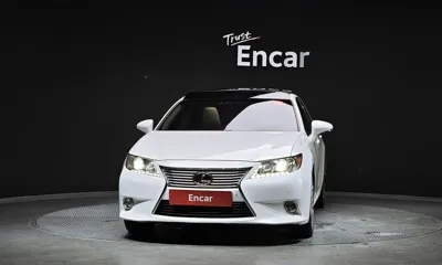 Lexus ES 2013, 96242 км, за 10838.15 USD