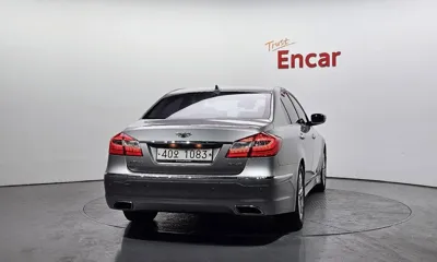 Hyundai Genesis 2012, 187509 км, за 2822.63 USD
