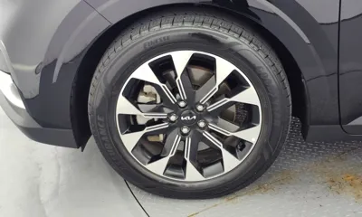 Kia Canival 2023, 60271 км, за 16901.77 USD
