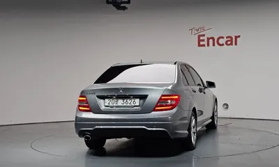 Mercedes-Benz C-Class 2013, 76218 км, за 4485.47 USD