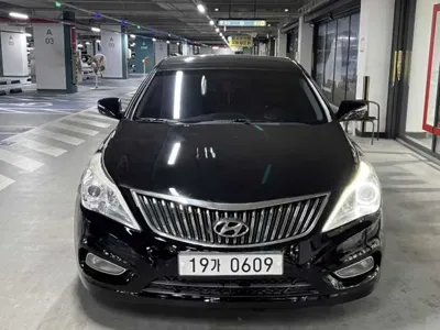 Hyundai Grandeur 2014, 159255 км, за 3371.23 USD