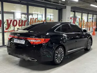 Hyundai Grandeur 2014, 159255 км, за 3371.23 USD
