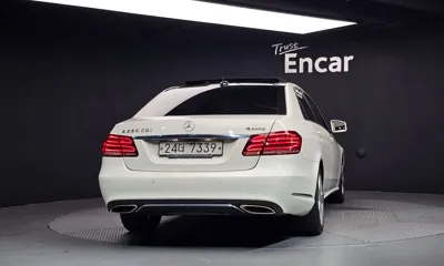 Mercedes-Benz E-Class 2014, 136003 км, за 6730.09 USD