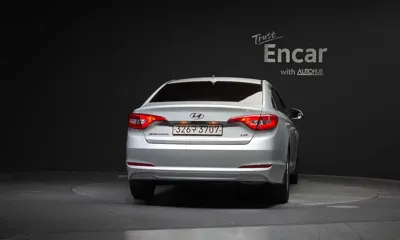 Hyundai Sonata 2016, 178562 км, за 3106.82 USD