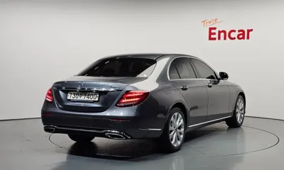 Mercedes-Benz E-Class 2019, 48265 км, за 18314.3 USD
