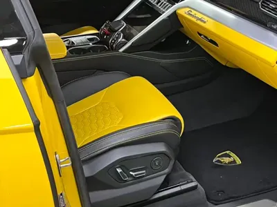 Lamborghini Urus 2022, 28000 км, за 357743.21 USD