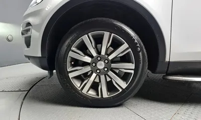 Land Rover Discovery Sport 2017, 122810 км, за 7293.09 USD