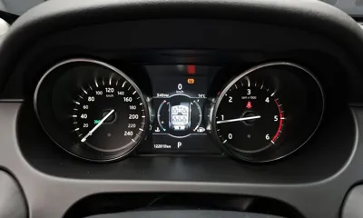Land Rover Discovery Sport 2017, 122810 км, за 7285.98 USD - фото 8