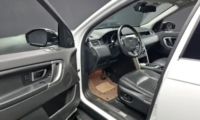 Land Rover Discovery Sport 2017, 122810 км, за 7285.98 USD - фото 10