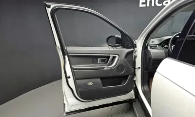 Land Rover Discovery Sport 2017, 122810 км, за 7285.98 USD - фото 24