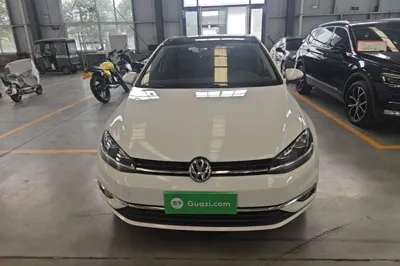Volkswagen Golf 2020, 81100 км, за 10476 USD