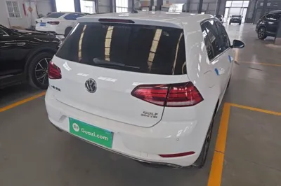 Volkswagen Golf 2020, 81100 км, за 10476 USD - фото 6