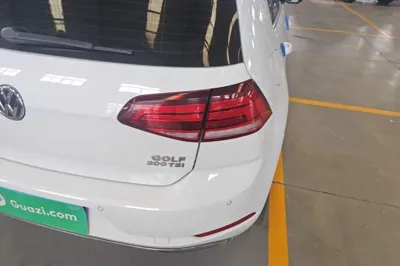 Volkswagen Golf 2020, 81100 км, за 10476 USD - фото 9
