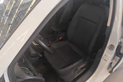 Volkswagen Golf 2020, 81100 км, за 10476 USD - фото 17