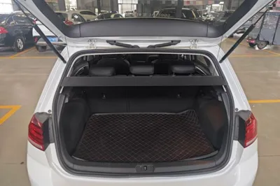 Volkswagen Golf 2020, 81100 км, за 10476 USD - фото 22
