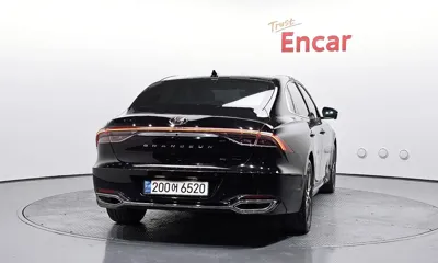 Hyundai Grandeur 2022, 129934 км, за 14469.77 USD