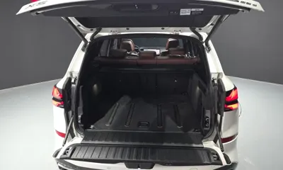 BMW X5 2025, 11379 км, за 84645.4 USD - фото 20
