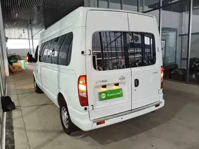 大通 V80 2022, 70900 км, за 12515.77 USD