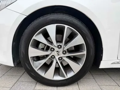 Kia K5 2016, 99000 км, за 6498.62 USD