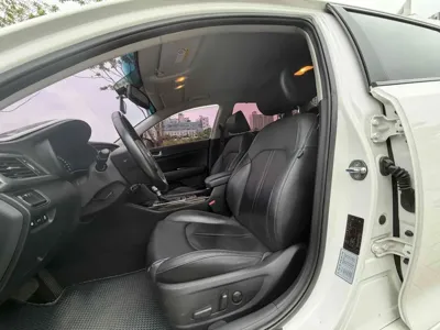 Kia K5 2016, 99000 км, за 6498.62 USD - фото 9
