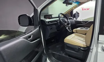 Hyundai Staria 2023, 108627 км, за 15536.63 USD - фото 10