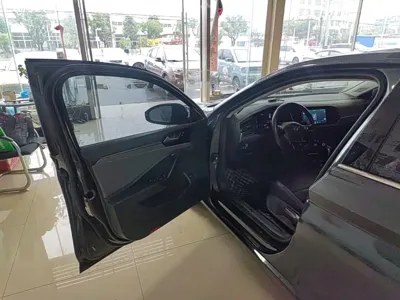 Volkswagen Sagitar 2021, 37600 км, за 9141.06 USD - фото 16