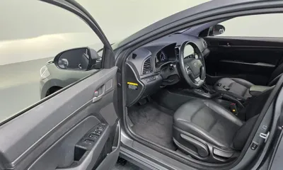 Hyundai Avante 2016, 52846 км, за 7089.41 USD - фото 10