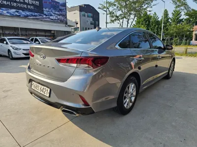 Hyundai Sonata 2018, 202336 км, за 4266.77 USD