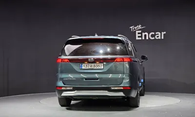 Kia Canival 2021, 81647 км, за 16114.18 USD
