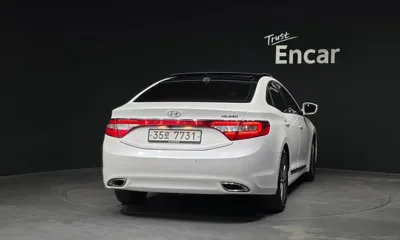 Hyundai Grandeur 2014, 122362 км, за 3116.06 USD