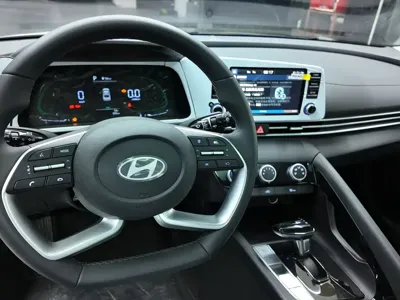 Hyundai Elantra 2025, 600 км, за 11889.12 USD