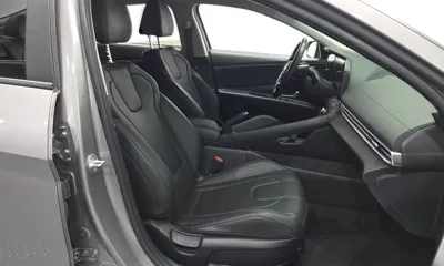 Hyundai Avante 2022, 39027 км, за 15622.95 USD - фото 12