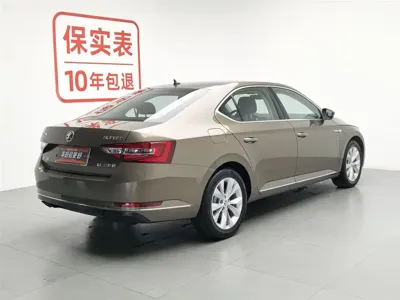 Skoda Superb 2017, 68500 км, за 6463.09 USD