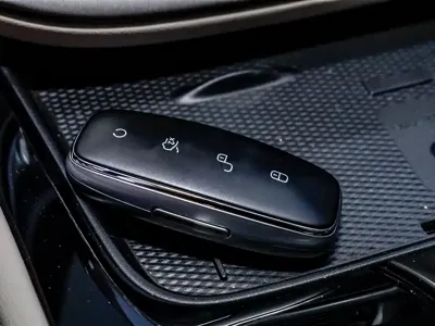Denza Denza D9