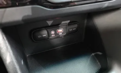 Kia Niro 2017, 104016 км, за 7296.42 USD - фото 31