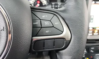 Jeep Renegade 2020, 42022 км, за 9839.83 USD - фото 15