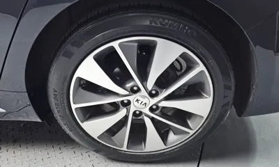 Kia K5 2016, 123642 км, за 5579.62 USD