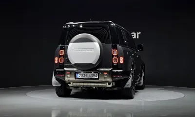 Land Rover Defender 2024, 25041 км, за 62475.6 USD