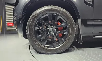 Land Rover Defender 2024, 25041 км, за 62475.6 USD