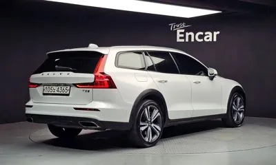 Volvo V60 2020, 114469 км, за 15765.48 USD
