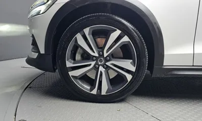 Volvo V60 2020, 114469 км, за 15765.48 USD