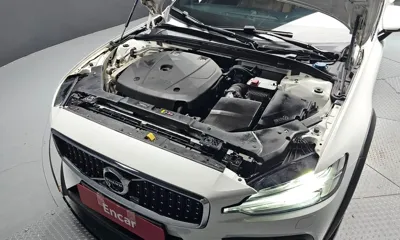 Volvo V60 2020, 114469 км, за 15765.48 USD - фото 6